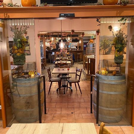 Ferienwohnungen Park Cafe Am Kurpark Bernkastel-Kues Exteriér fotografie