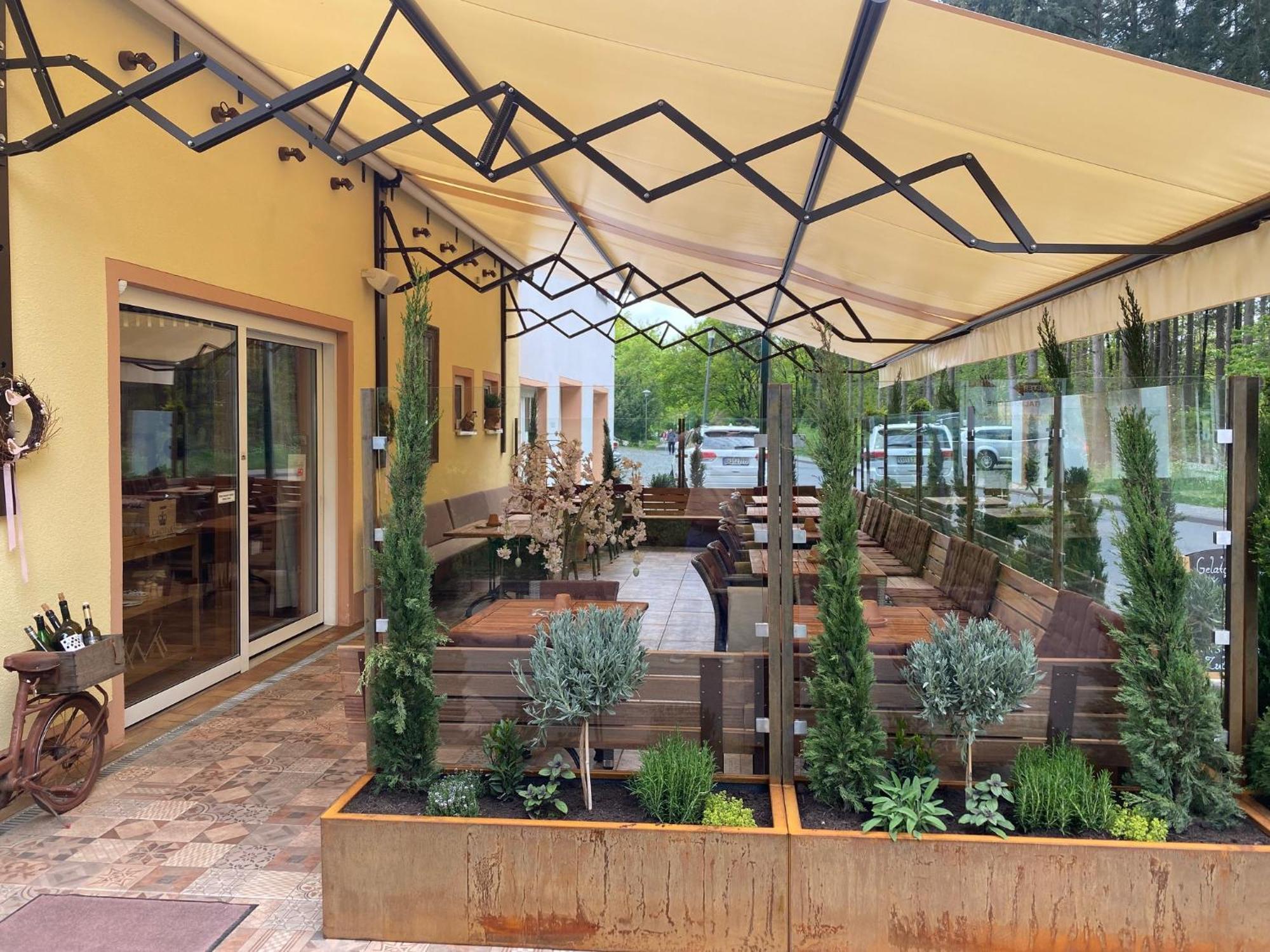 Ferienwohnungen Park Cafe Am Kurpark Bernkastel-Kues Exteriér fotografie